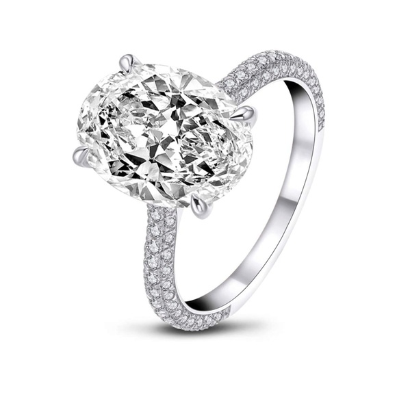 18k Brilliant Diamond Ring - Picture 4 of 13